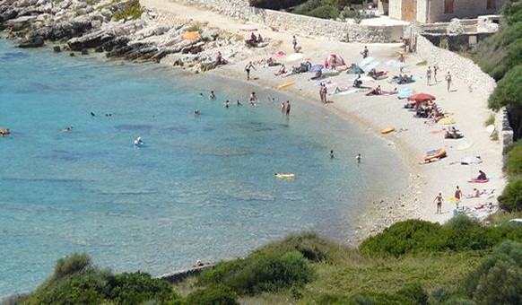 Apartments Niksa pebble beach in Prizba